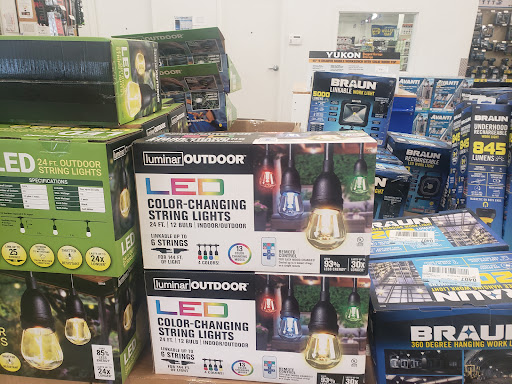 Hardware Store «Harbor Freight Tools», reviews and photos, 32706 John R Rd, Madison Heights, MI 48071, USA