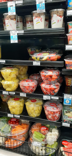 Grocery Store «Schnucks», reviews and photos, 1160 Shackelford Rd, Florissant, MO 63031, USA