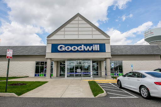 Thrift Store «Goodwill Centerville Retail Store», reviews and photos, 1650 St Matthews Ln, Manakin-Sabot, VA 23103, USA