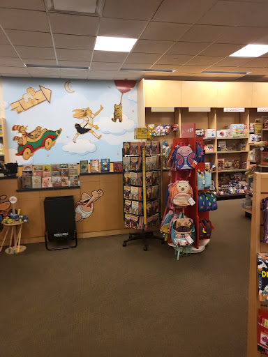 Book Store «Barnes & Noble Booksellers The Shops at River Crossing», reviews and photos, 8675 River Crossing Blvd, Indianapolis, IN 46240, USA