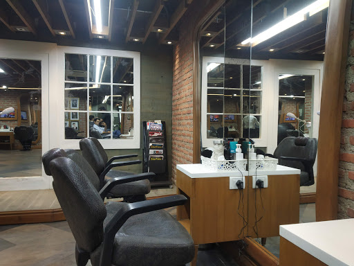 Looks Salon