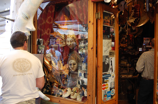 Trinket shops in Venice