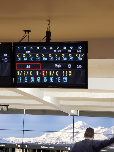 Bowling Alley «Emerald Lanes», reviews and photos, 140 Oakway Rd, Eugene, OR 97401, USA