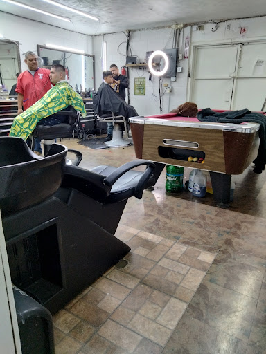 Barber Shop «Scissor Hands Barbershop», reviews and photos, 2420 W Clarendon Dr, Dallas, TX 75211, USA