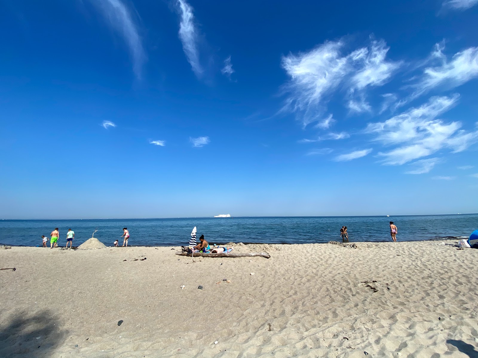 Fotografie cu Gross Schwansee bei Kalkhorst Beach zonele de facilități