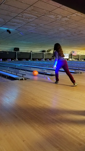 Bowling Alley «Collier Lanes», reviews and photos, 879 S Lapeer Rd, Oxford, MI 48371, USA