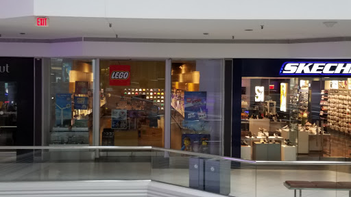 Shoe Store «SKECHERS Retail», reviews and photos, 5 Woodfield Mall, Schaumburg, IL 60173, USA