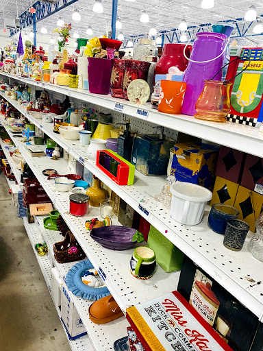 Thrift Store «Goodwill Wesley Chapel Superstore», reviews and photos, 2390 Willow Oak Dr, Wesley Chapel, FL 33544, USA