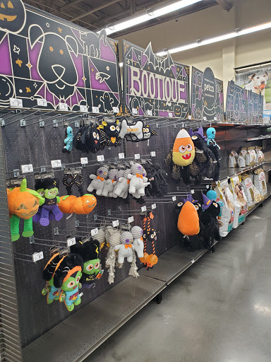 Pet Supply Store «Unleashed by Petco», reviews and photos, 81 7th Ave, Brooklyn, NY 11217, USA