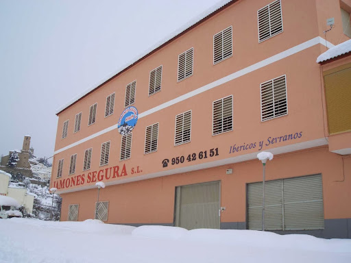 Información y opiniones sobre JAMÓN DE SERÓN – JAMONES SEGURA, S.L. de Serón