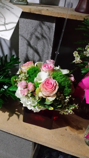 Florist «Kaleidoscope Florist & Gifts», reviews and photos, 3108 Woodward Ave, Muscle Shoals, AL 35661, USA