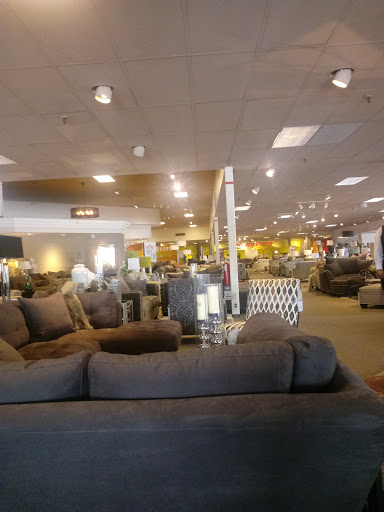 Furniture Store «Art Van Furniture - Warren - 8 Mile», reviews and photos, 13855 East 8 Mile Road, Warren, MI 48089, USA