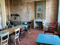 Atmosphère du Restaurant Bistrot Les Pieds dans l’Eau à Saint-Rémy-de-Provence - n°4