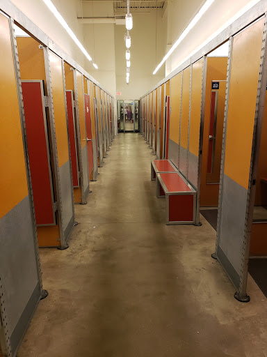 Clothing Store «Old Navy», reviews and photos, 100 Independence Way, Danvers, MA 01923, USA