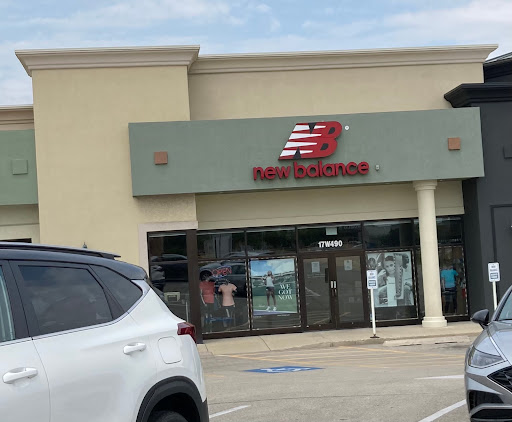 Shoe Store «New Balance Chicago», reviews and photos, 17W490 22nd St, Oakbrook Terrace, IL 60181, USA