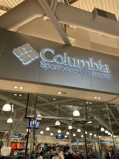 Sportswear Store «Columbia Sportswear Store - Gilroy, CA», reviews and photos, 681 Leavesley Rd d135, Gilroy, CA 95020, USA
