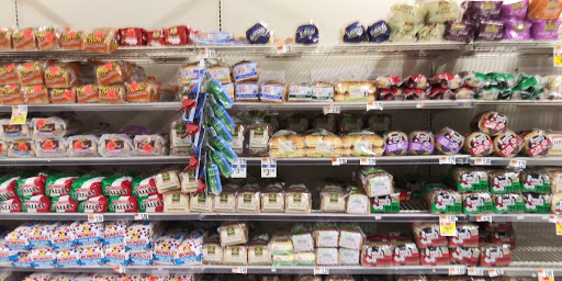 Shopping Mall «New Horizons Shopping Mall», reviews and photos, 961 E 174th St, Bronx, NY 10460, USA