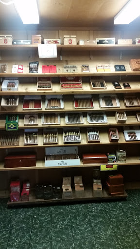 Tobacco Shop «Buffalo Tobacco Traders», reviews and photos, 952 Fulton St E, Grand Rapids, MI 49503, USA
