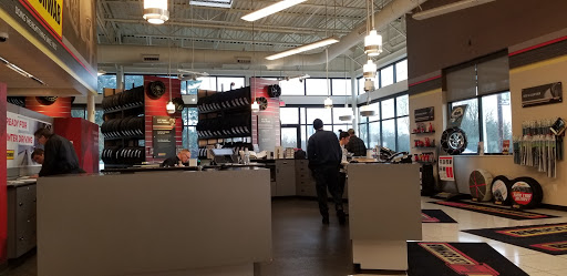 Tire Shop «Les Schwab Tire Center», reviews and photos, 58405 Columbia River Hwy, St Helens, OR 97051, USA