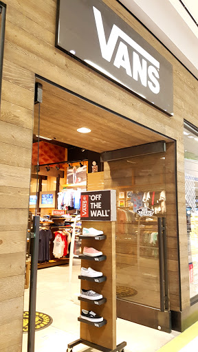 Vans Store Galerías Serdán