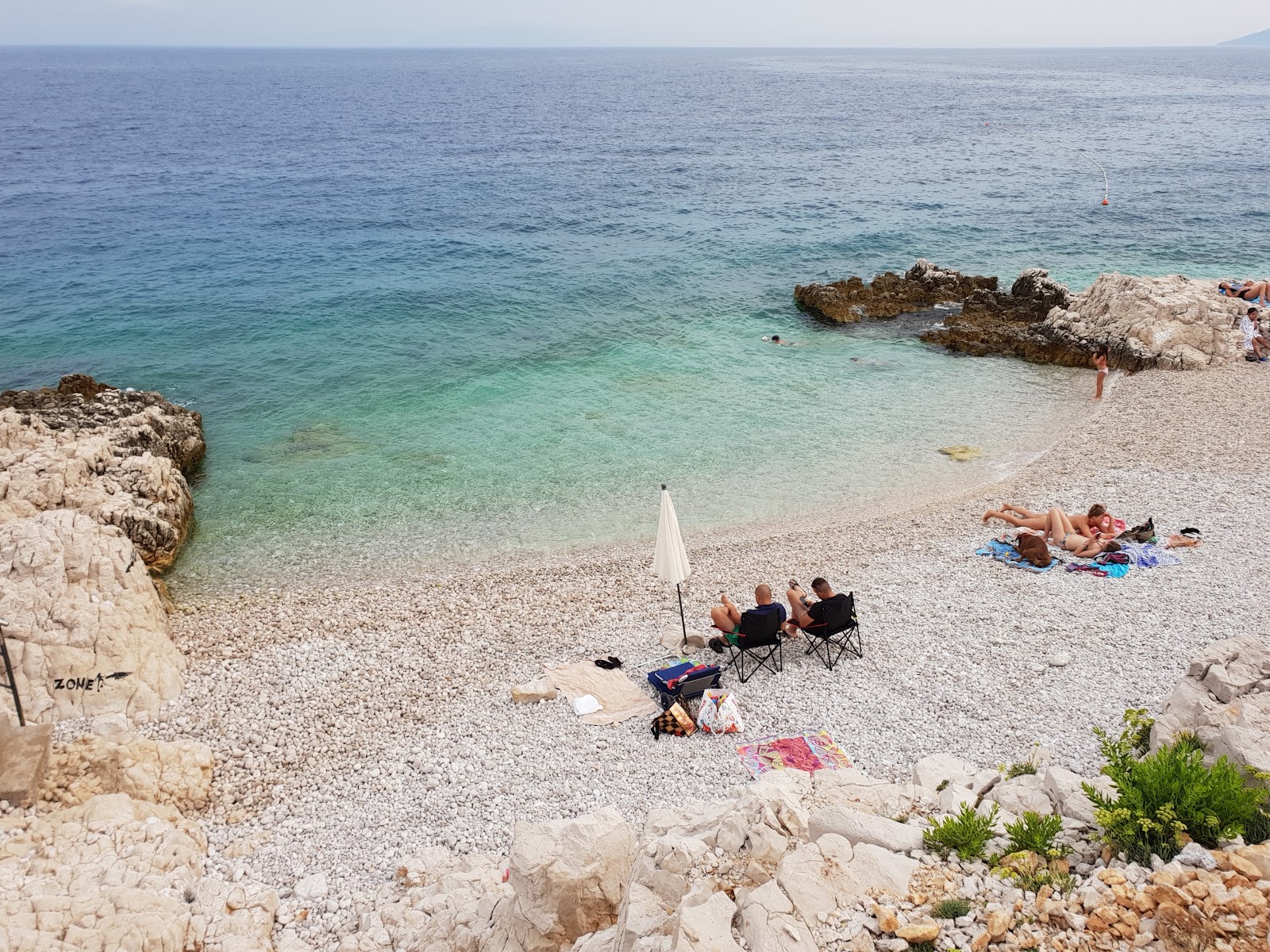 Girandella beach II的照片 带有碧绿色纯水表面