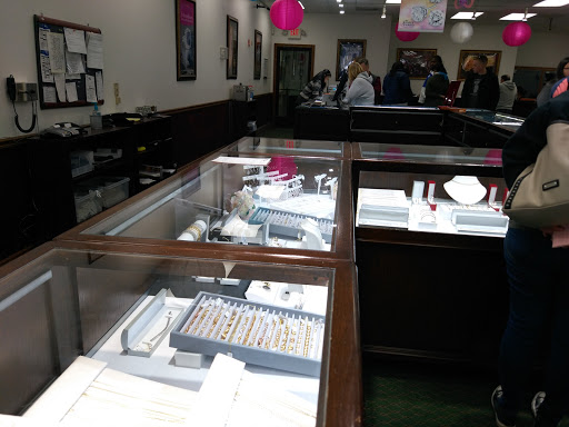 Jewelry Store «The Jewelry Exchange», reviews and photos, 501 E St Charles Rd, Villa Park, IL 60181, USA