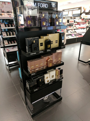 Cosmetics Store «SEPHORA», reviews and photos, 4766 Admiralty Way C1-3, Marina Del Ray, CA 90202, USA