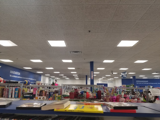 Thrift Store «Goodwill Industries Store & Donation Center», reviews and photos, 561 NJ-23, Pompton Plains, NJ 07444, USA