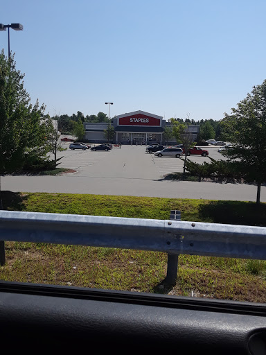 Office Supply Store «Staples», reviews and photos, 41 Nashua Rd, Londonderry, NH 03053, USA