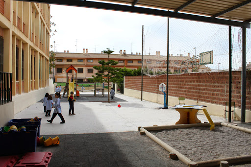 Virgen al Pie de la Cruz, Institución educativa privada en Puçol,Valencia