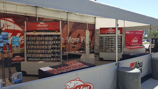 Sporting Goods Store «Bass Pro Shops», reviews and photos, 10501 Palm River Rd, Tampa, FL 33619, USA