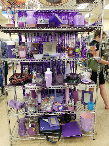 Thrift Store «Goodwill Store & Donation Center», reviews and photos, 675 W North Ave, Elmhurst, IL 60126, USA