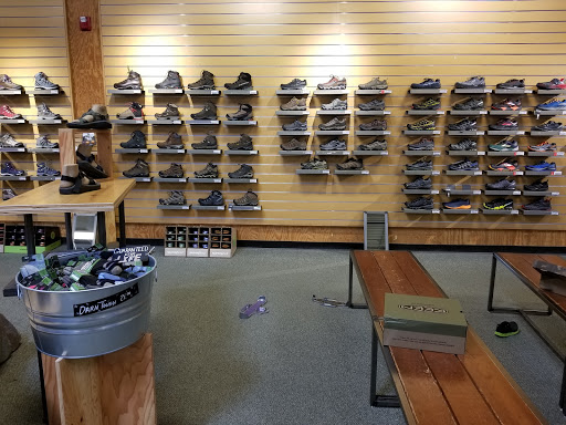 Camping Store «REI», reviews and photos, 11581 Fountains Dr, Maple Grove, MN 55369, USA