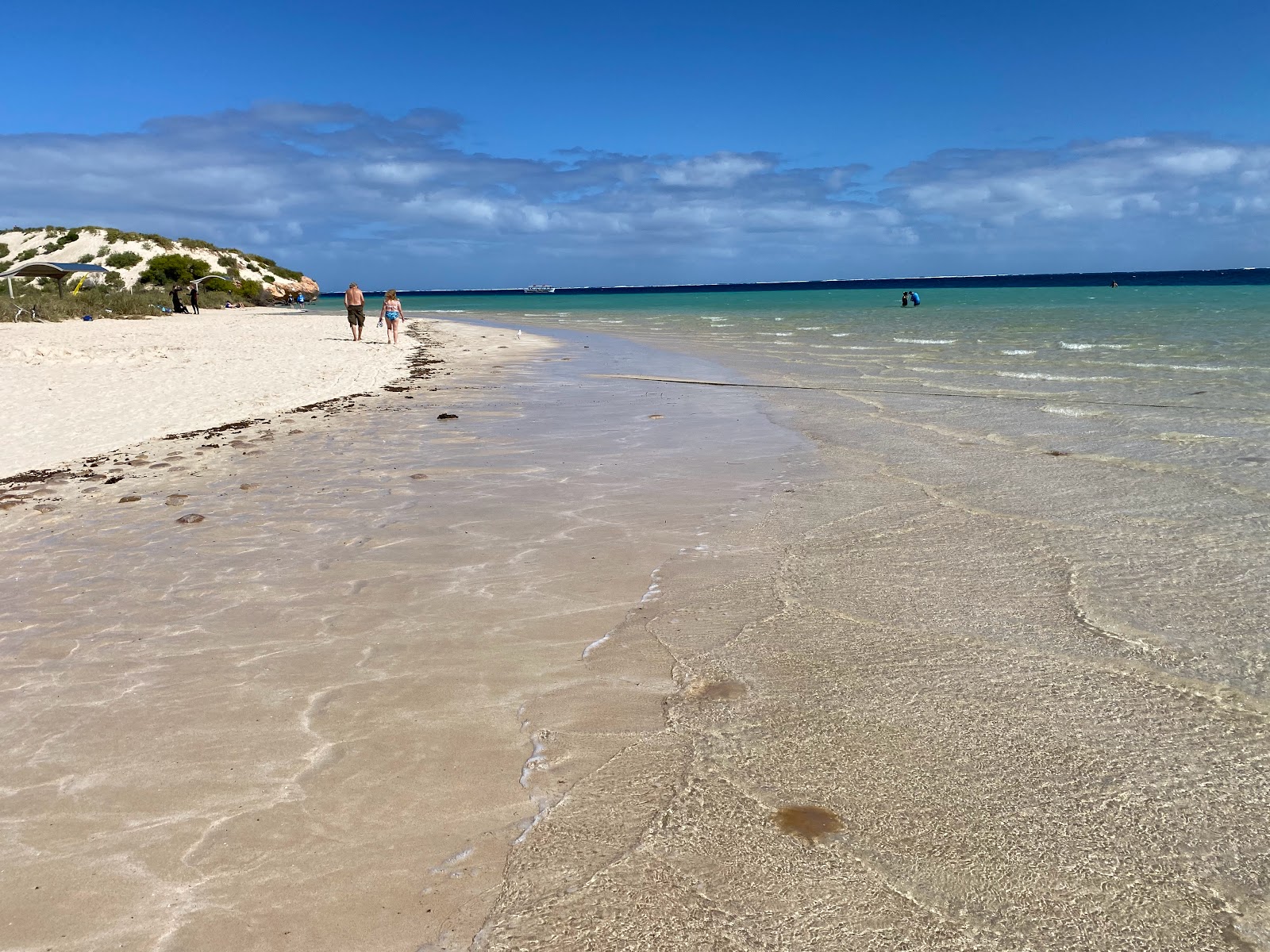 Foto av Coral Bay Beach - populär plats bland avkopplingskännare