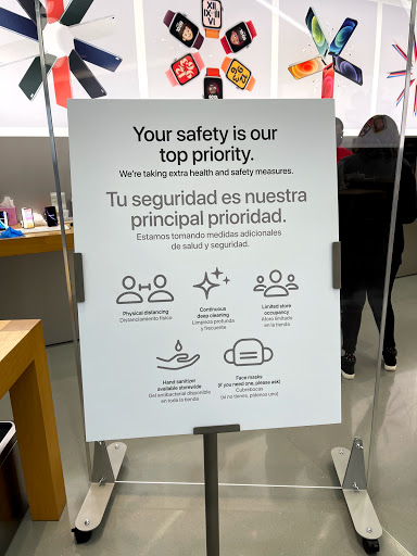 Computer Store «Apple Trumbull», reviews and photos, 5065 Main St, Trumbull, CT 06611, USA