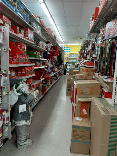 Discount Store «Dollar General», reviews and photos, 486 E King St, Shippensburg, PA 17257, USA