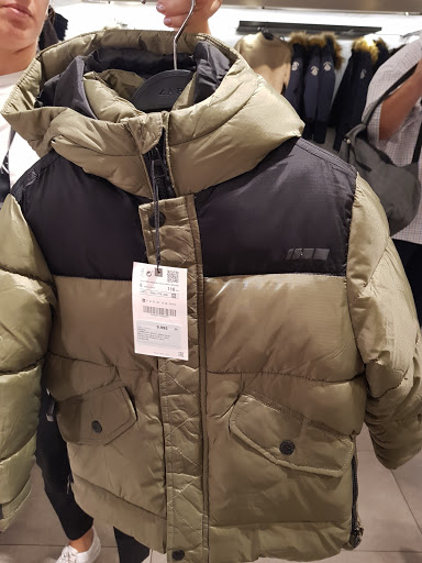 Stores to buy women's quilted vests Budapest