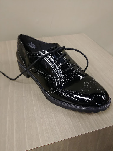 Shoe Store «DSW Designer Shoe Warehouse», reviews and photos, 160 Oakway Rd #300, Eugene, OR 97401, USA