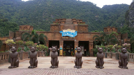 Sunway Lost World Theme Park : Hot Springs & Night Park