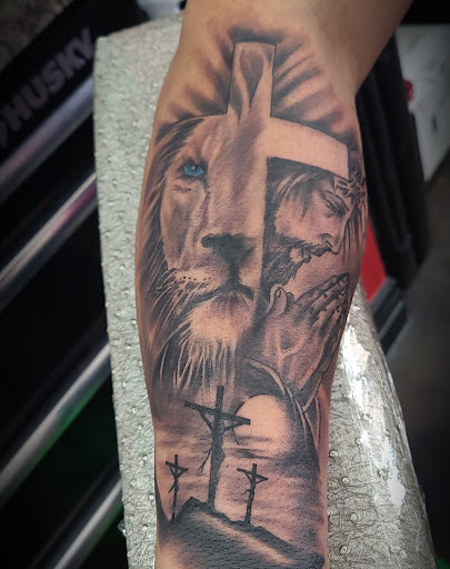 Explore warhammer tattoo ideas, creative tattoo ideas in Garden Grove, available at Dr. Tattoo Studio