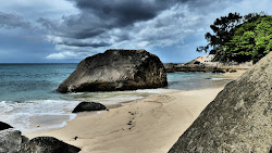 Foto von Machabee beach und die siedlung
