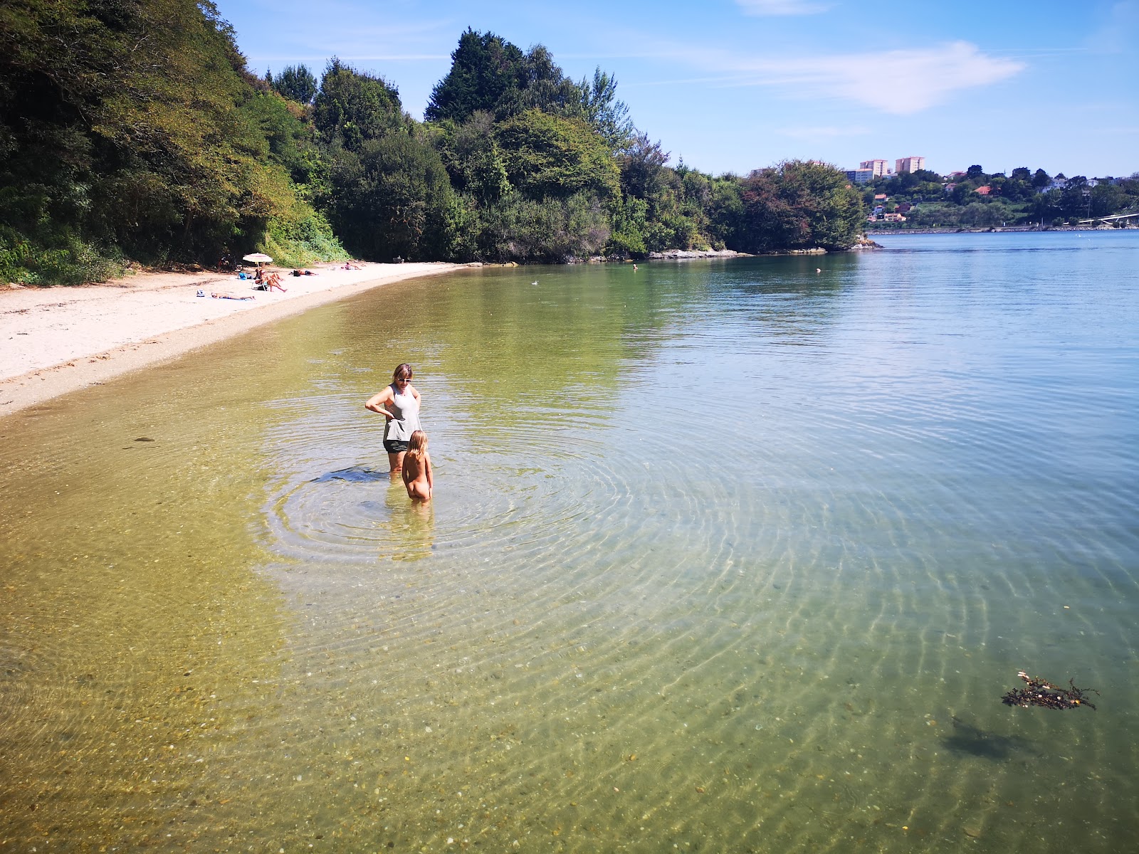 Foto von Praia do Olmo mit beiger sand Oberfläche