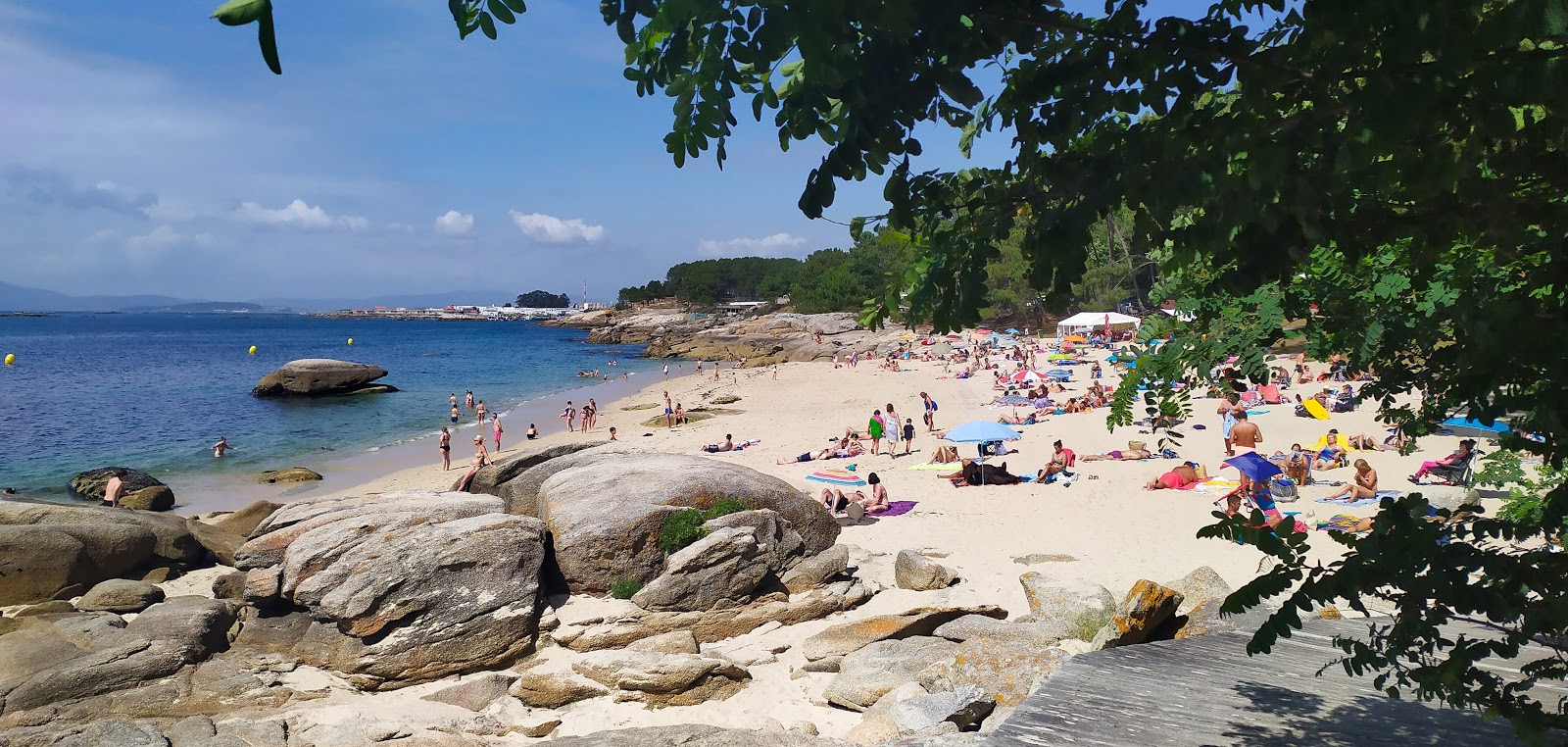 Foto di Pipas beach con una superficie del sabbia bianca