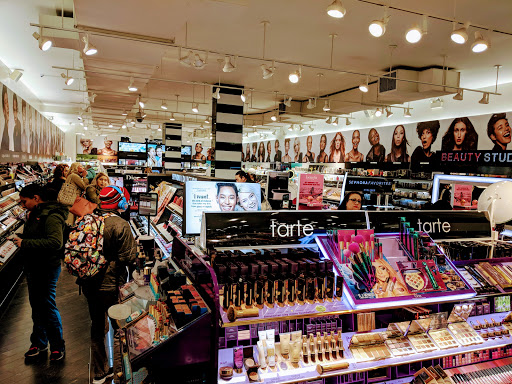 Cosmetics Store «SEPHORA», reviews and photos, 7130 Austin St, Forest Hills, NY 11375, USA