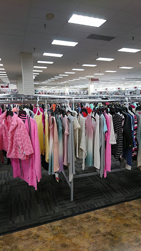 Clothing Store «Burlington Coat Factory», reviews and photos, 4701 N Harlem Ave, Harwood Heights, IL 60706, USA