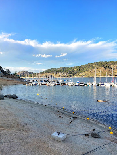 Zona de ba&ntilde;o del embalse
