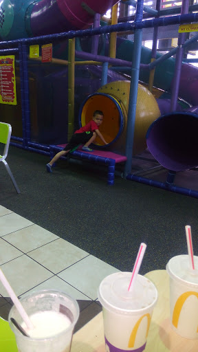 Shopping Mall «Woodforest Shopping Center», reviews and photos, 443 Uvalde Rd, Houston, TX 77015, USA