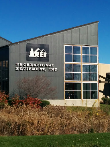 REI, 13100 W Capitol Dr, Brookfield, WI 53005, USA, 