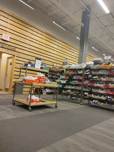 Shoe Store «DSW Designer Shoe Warehouse», reviews and photos, 131 US-41, Schererville, IN 46375, USA
