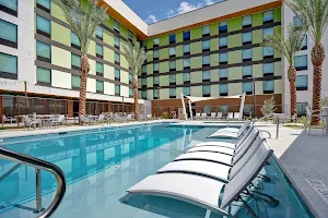 Hampton Inn & Suites Las Vegas Convention Center image